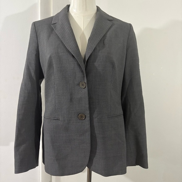 Talbots Wool Charcoal Gray Pinstripe Two Button Blazer Women 12P Classic - Picture 1 of 13